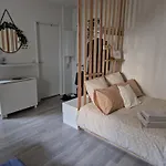 Perfect Studio down the Sacré Coeur